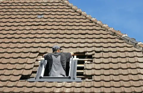 Pose de velux - Saint-Sauveur-de-Cruzières